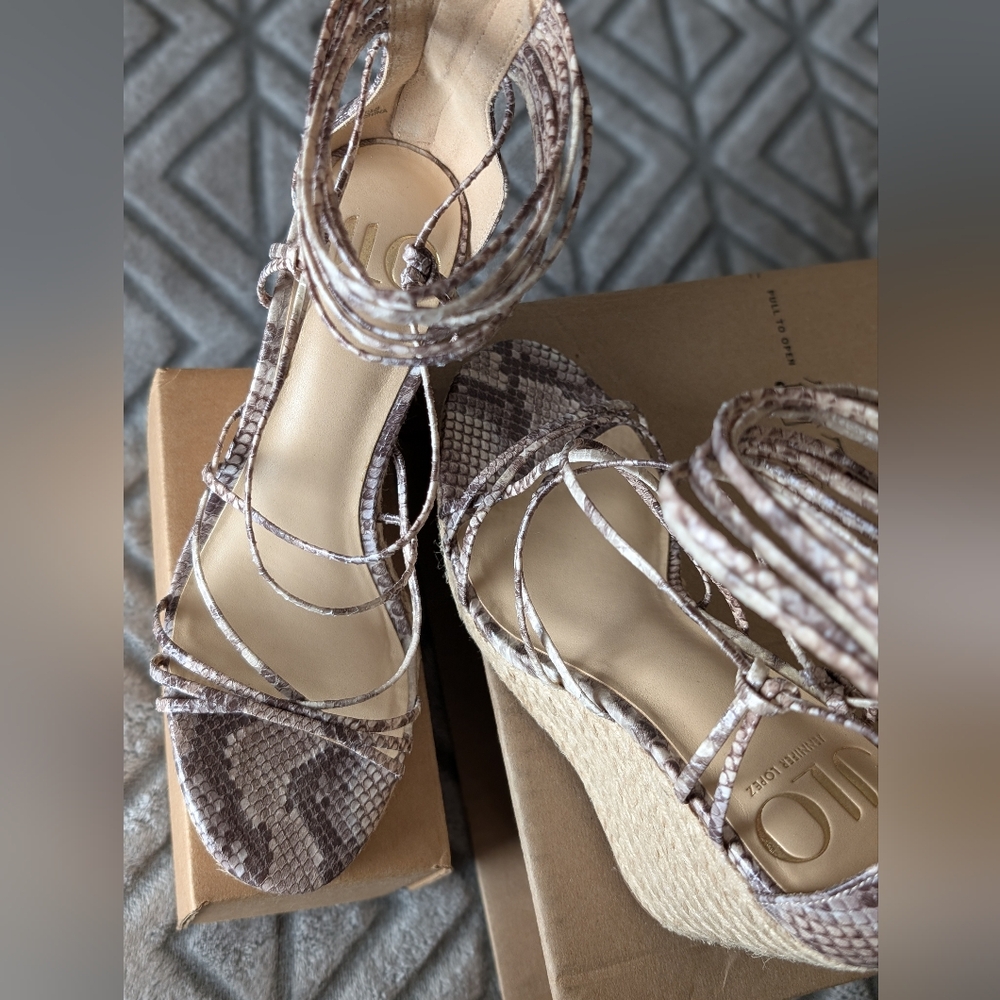 J Lo Callie Wedge Espadrilles Strappy Ankle Wrap Around Sandal Heel Size 7.5 NEW